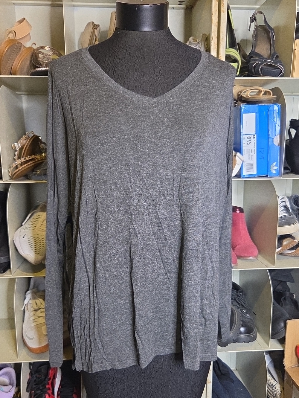 Women's Gray V-Neck Long Sleeve Tee
